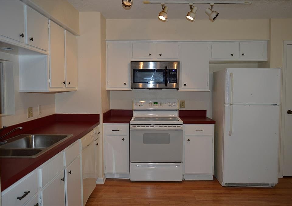 1st image of 2021 Spenwick Dr APT 123