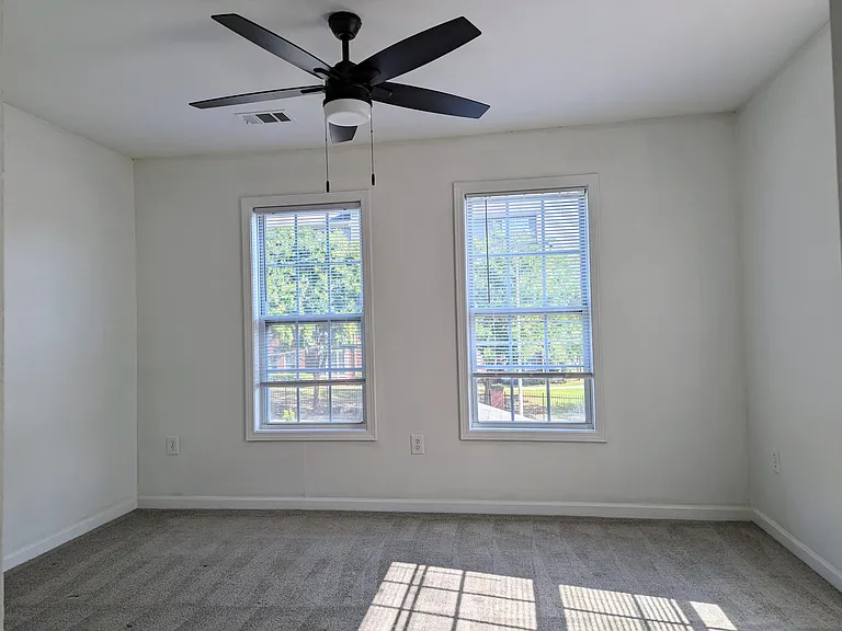 474 Rockwell St SW — Photo 8