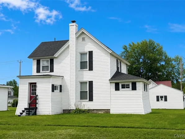 84 Riverside Dr, Carthage, NY 13619