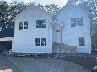 11 Stern Ave, Riverhead, NY 11901