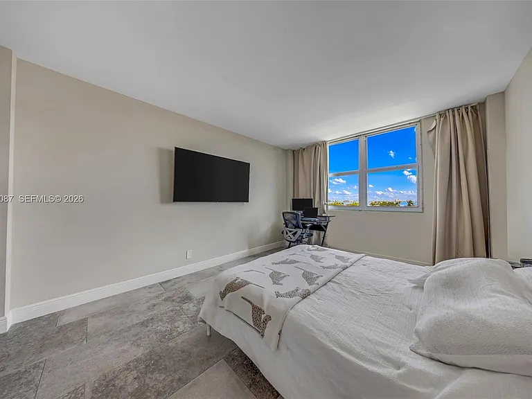 1455 N Treasure Dr #6N — Photo 19