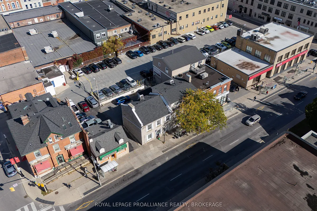 Building Photo - 155 Brock St