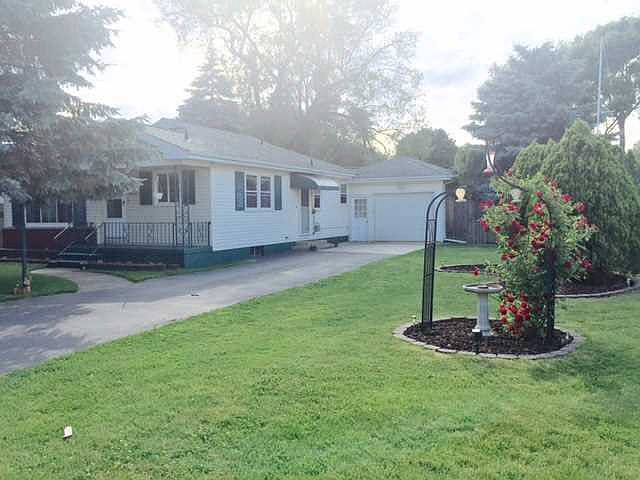 1st image of 15481 Parkwood Dr