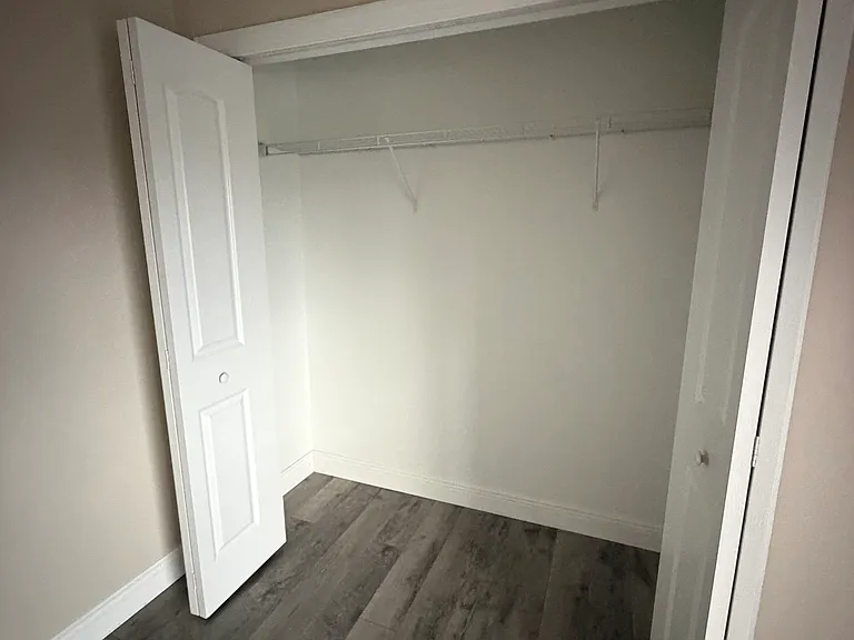 5245 Cedarbend Dr #4 — Photo 7