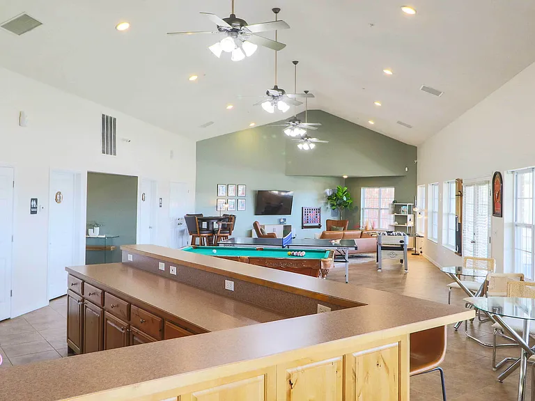 Kensington Park Apartments — Photo 40