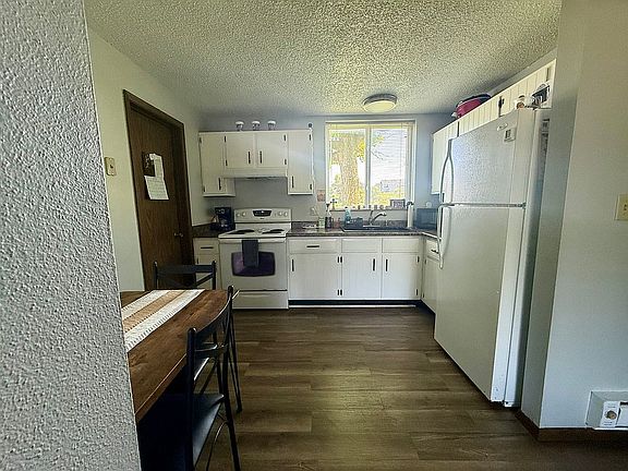 3rd image of 356 S Maple St