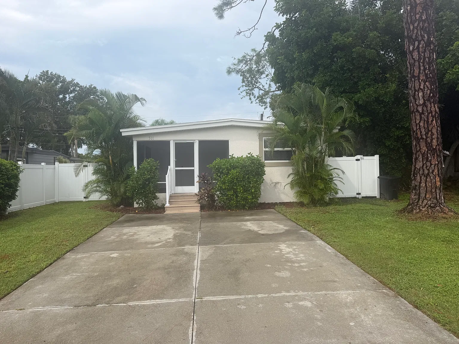 2 bed, 1100 sqft, $2,100 — Photo 2