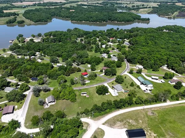 17031 Spring Beauty Dr, Unionville, MO 63565