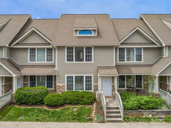 30 Rotunda Cir, Asheville, NC 28806