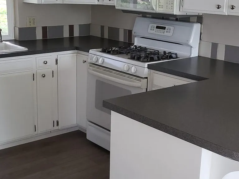 5448 Marian Dr NE — Photo 10