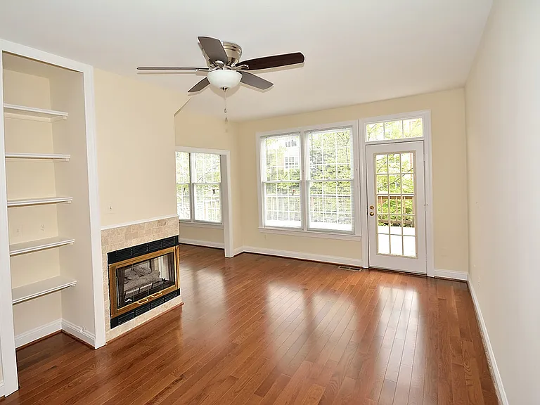 9425 Van Arsdale Dr — Photo 7