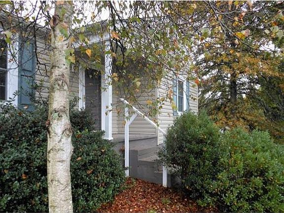 3rd image of 200 Eastside Dr