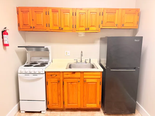 2046 Hartford Ave Unit 2, Wilder, VT 05088