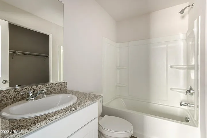 4025 N Montgomery Cir — Photo 14
