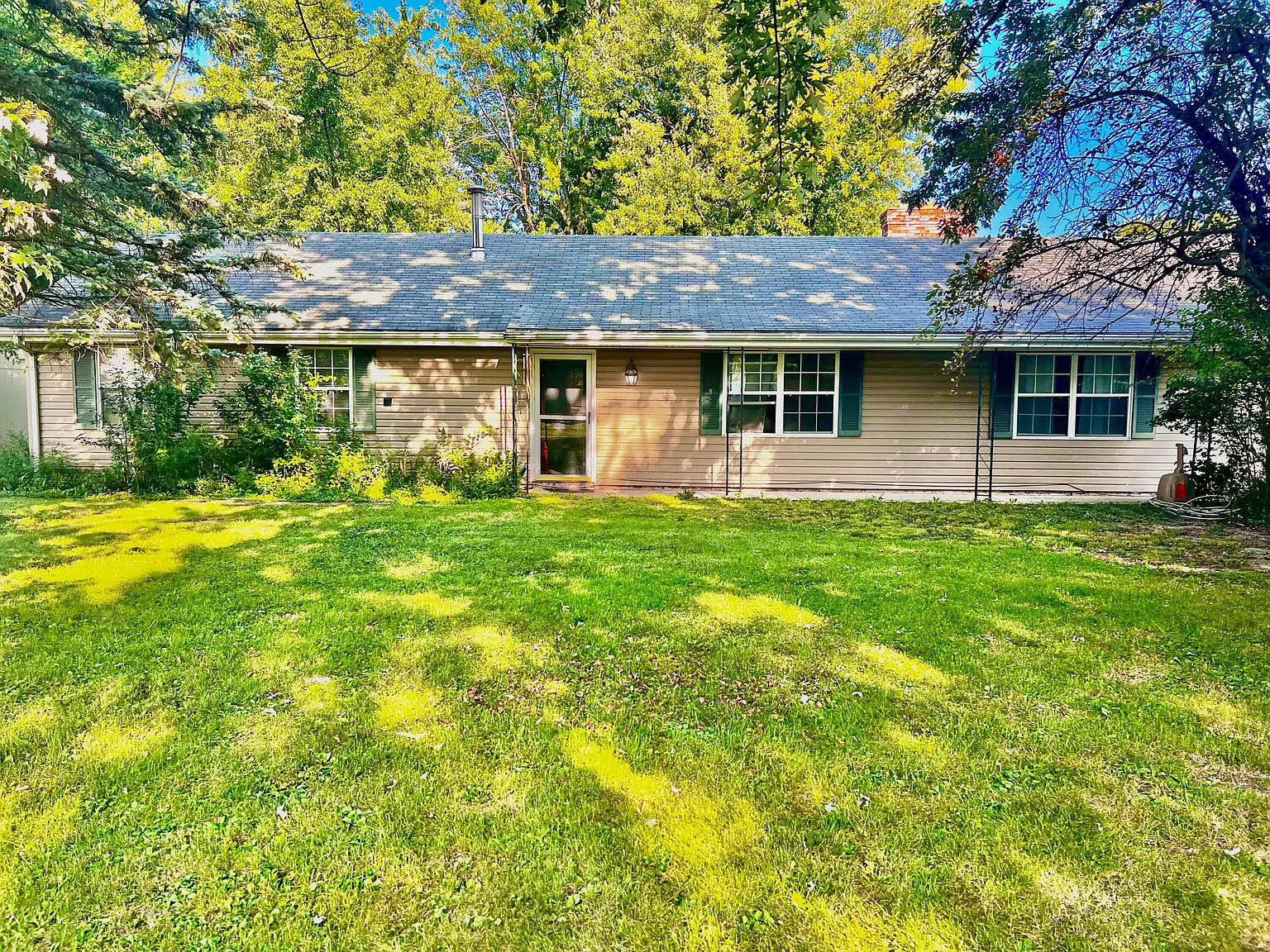 578 Tyler St photo 1