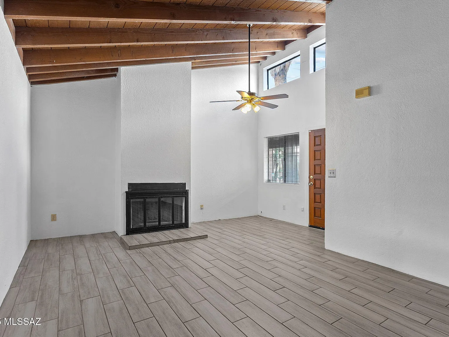 2 bed, 967 sqft, $1,375 — Photo 2