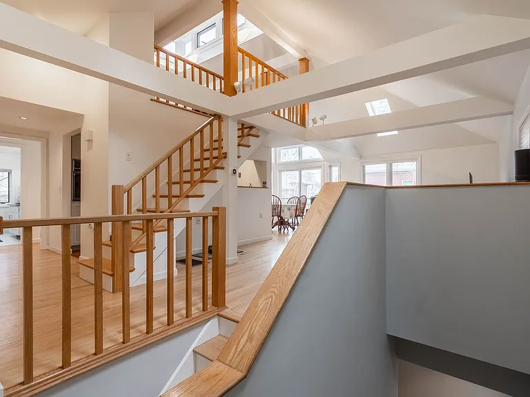 208-210 Vaughan Street — Photo 23