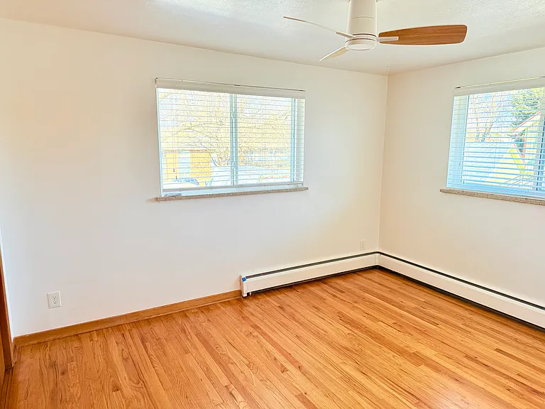 815 6th Ave #5 — Photo 4