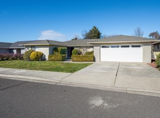 540 Golf View Dr, Medford, OR 97504