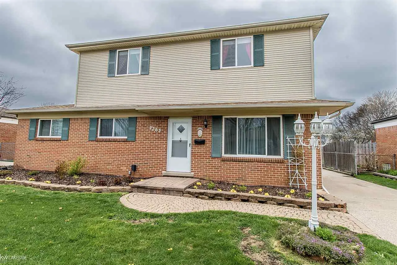 2363 Camilla Dr photo 1