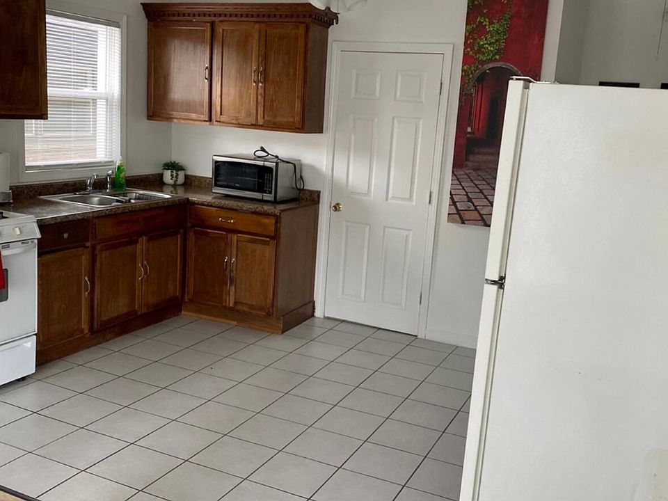 1st image of 2727 N Oak Park Ave #2R