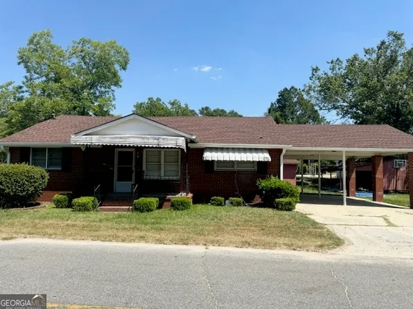 322 2nd St S, Soperton, GA 30457