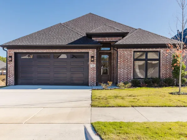 196 Fletcher Ridge Dr, Little Rock, AR 72223