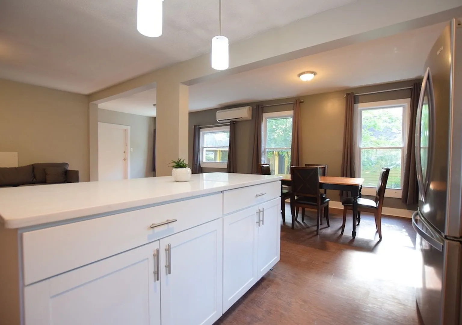 1002 N Aurora Street — Photo 4