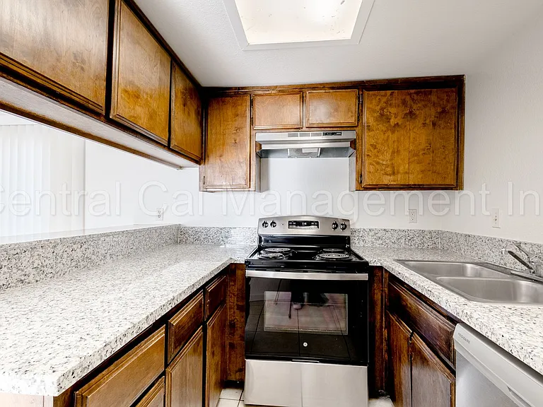 7901 S Laurelglen Blvd #A-D — Photo 9