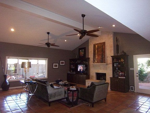 3rd image of 1202 Country Club Dr