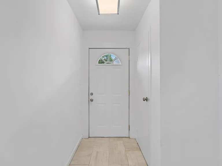 716 Audrey Ln — Photo 25
