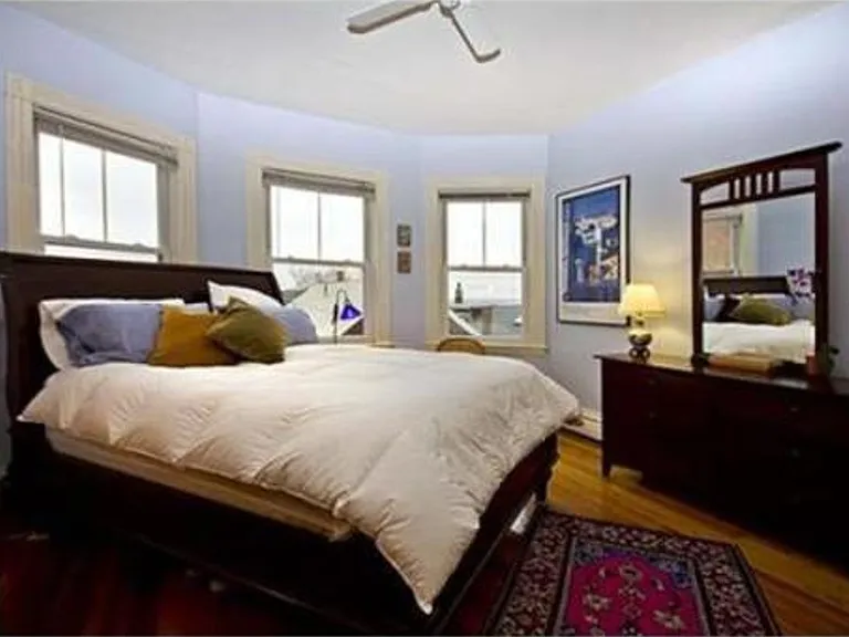 18 Sunset St #3 — Photo 6