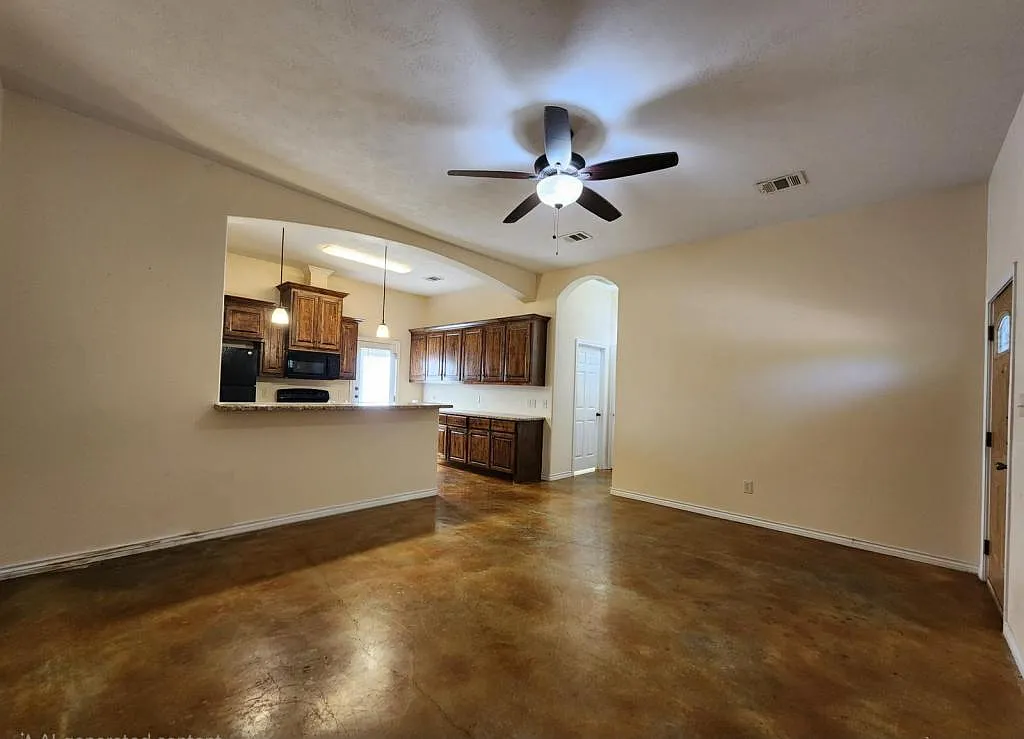 3933 John Sharp Pkwy — Photo 4
