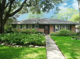 9601 Cedardale Dr, Houston, TX 77055