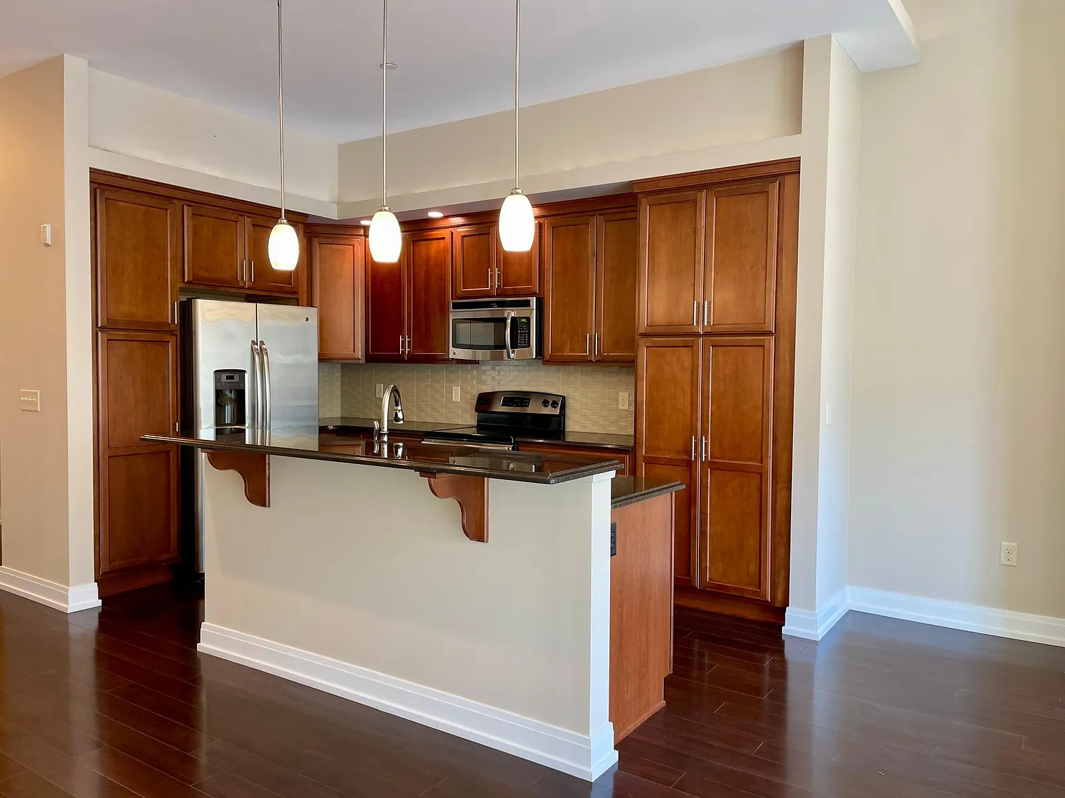 2 bed, 1355 sqft, $2,650 — Photo 1