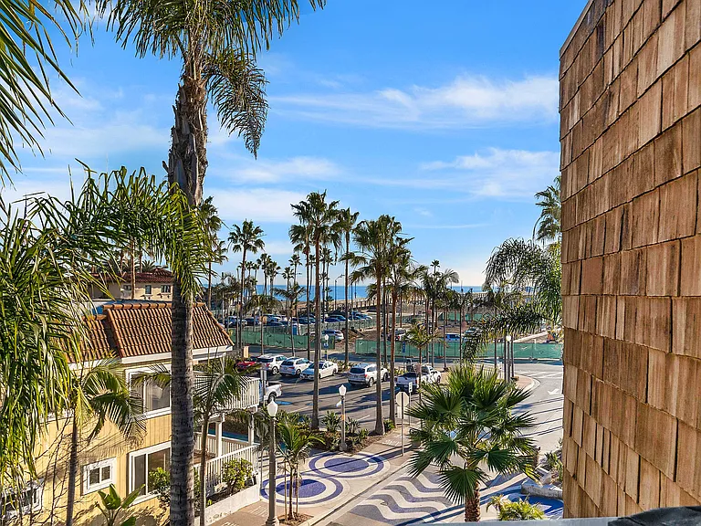 600 E Oceanfront #3A — Photo 17