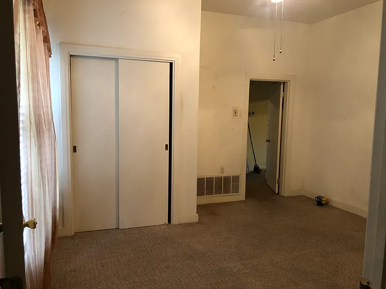 1041 W Vanderbilt St — Photo 18
