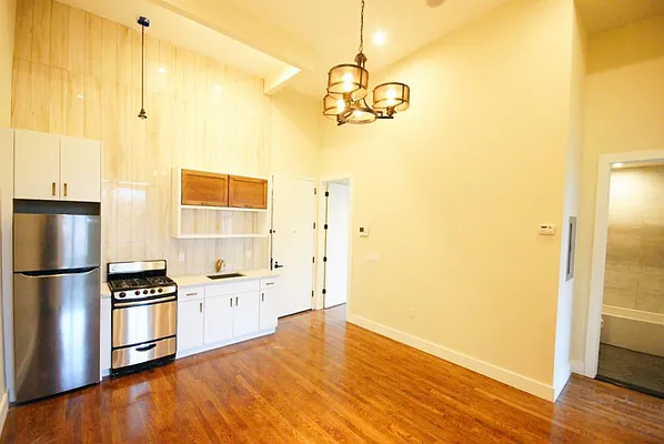 Rented by Loom Group | media 12