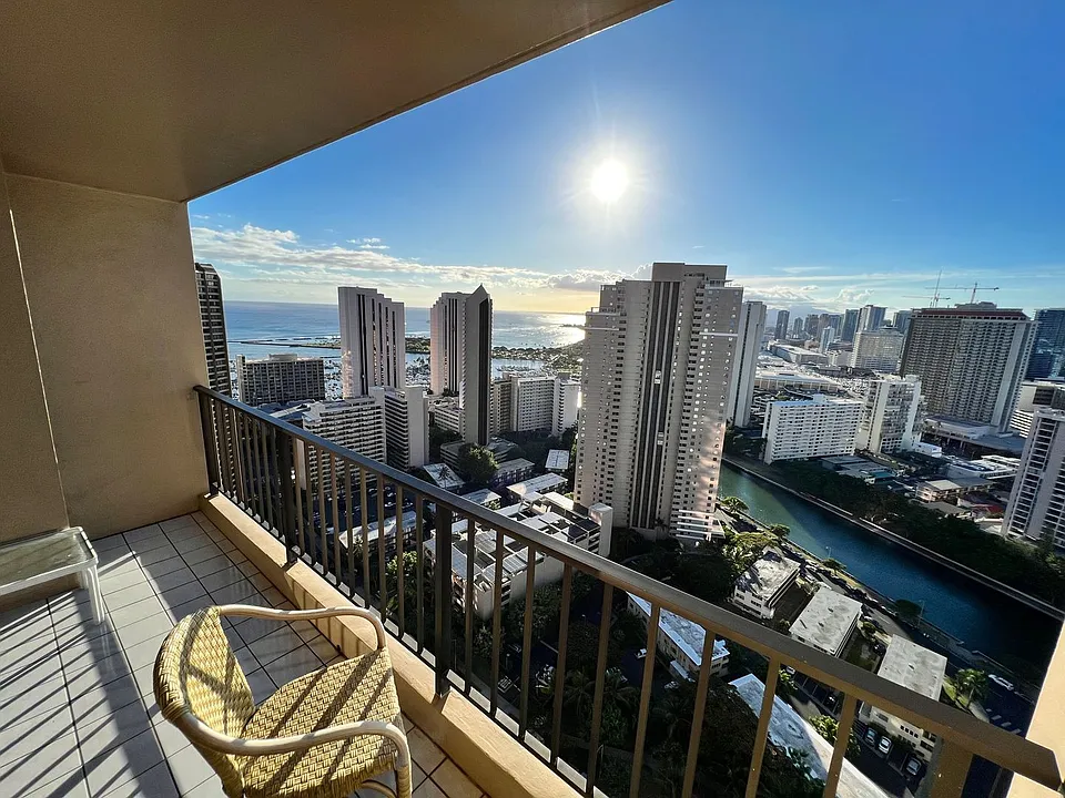 411 Hobron Ln #3704