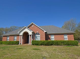 235 McIntosh Dr, Jackson, TN 38305