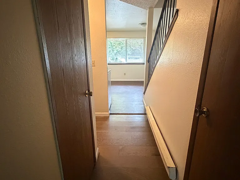 34005 1st Cir S — Photo 3