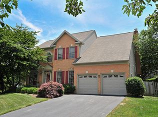 7403 Seabrook Ln, Springfield, VA 22153