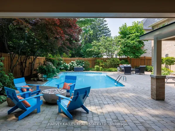 7 Romney Rd, Toronto, ON M9A 4E9