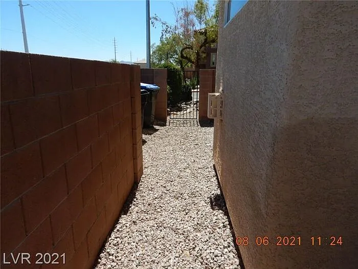 711 Taliput Palm Pl — Photo 30