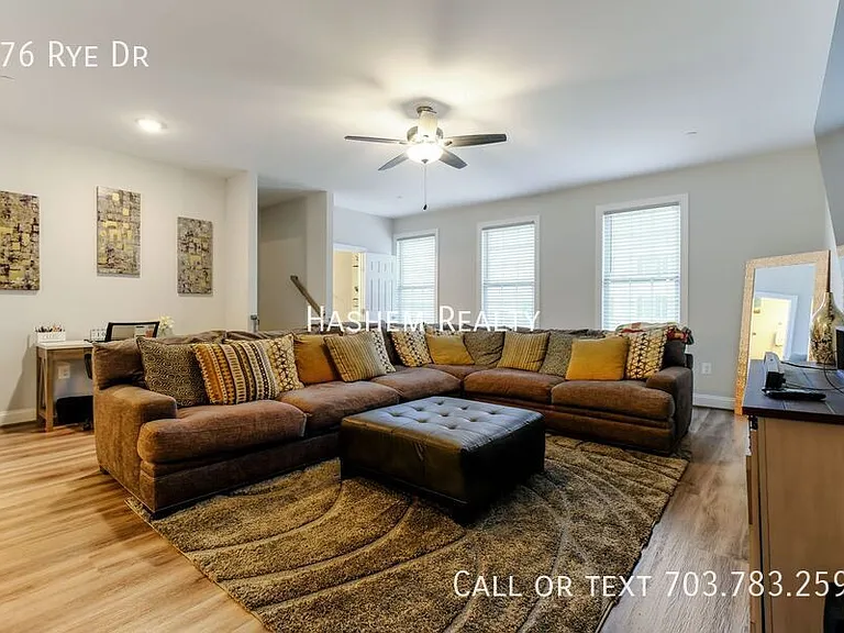 976 Rye Dr — Photo 5