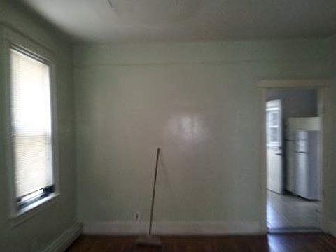 4th image of 10123 Nicolls Ave