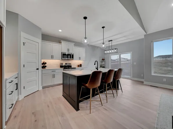 8740 Mohave Dr, Lincoln, NE 68516
