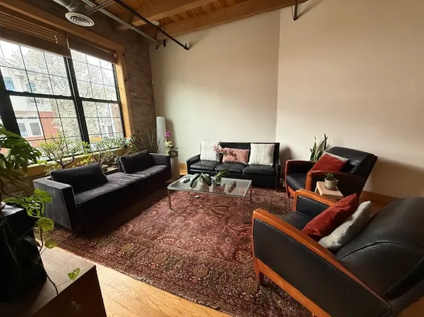 1049 N Paulina St APT 2F, Chicago, IL 60622