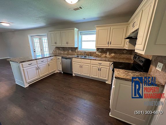 5th image of 10 Woodbriar Ct
