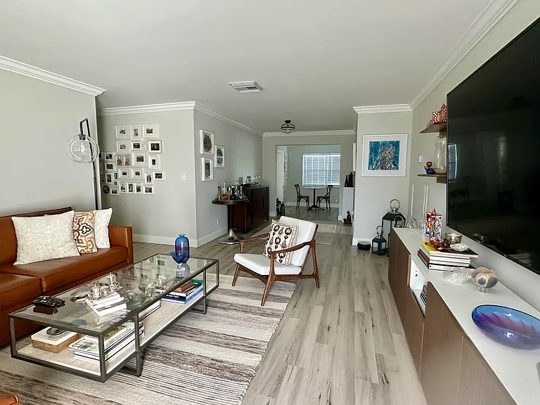 1915 SW 17th Ave — Photo 6